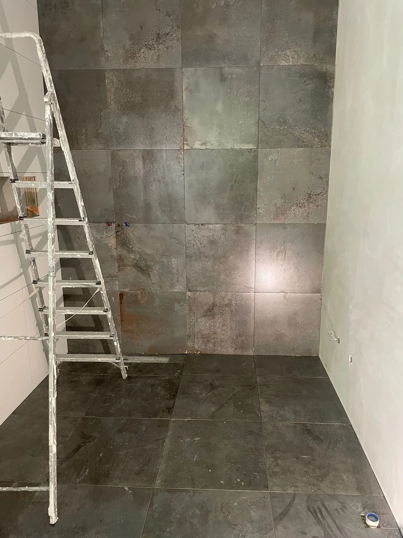 Badkamer, metallic roestlook in Zandvoort